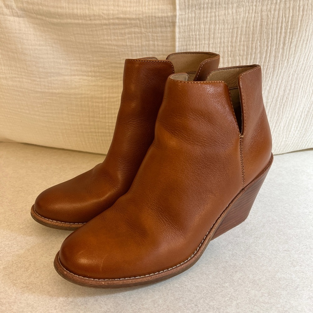 Sofft Tan Leather Ankle Booties